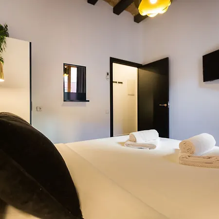 Apartment La Mare De Deu By The Streets *